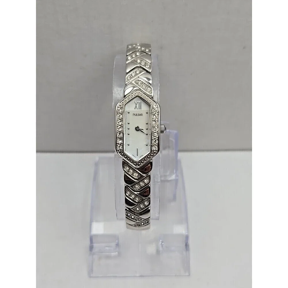 Pulsar 1N00 X204 Ladies Hexagon Crystal Accent MOP Dial Quartz Watch New Battery